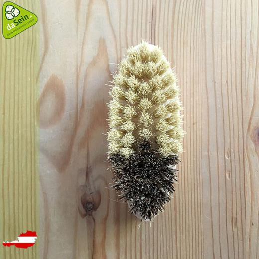 Gemüseputzbürste mit Naturfasern